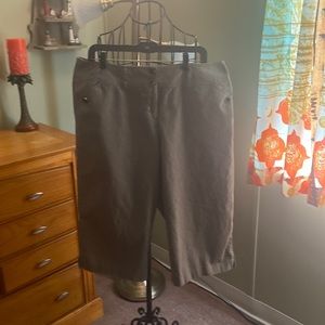 Mini check and white black capris